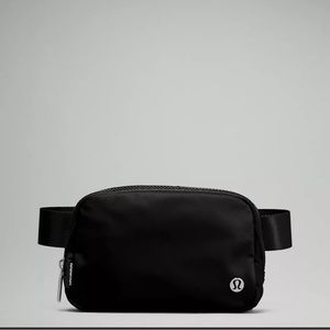 Lululemon everywhere belt bag